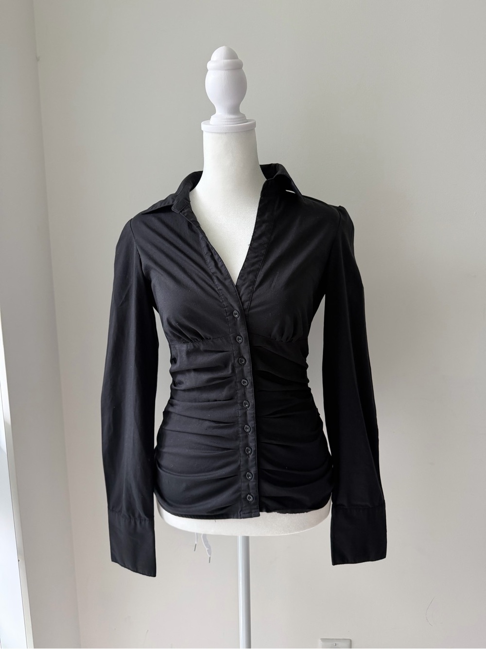 Dynamite Black Ruched Button-Down Shirt - Picture 3 of 5